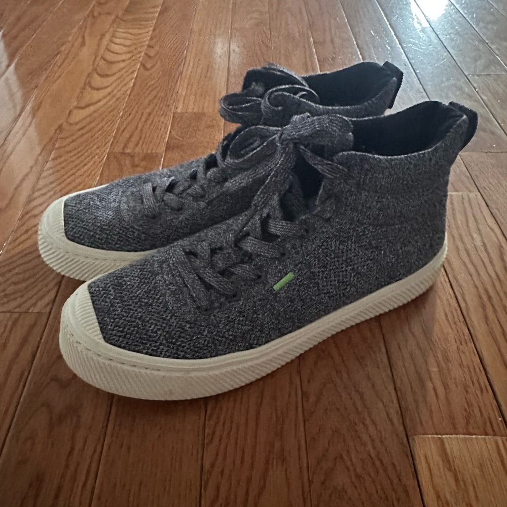 Cariuma Gray High-Top Sneakers (Vegan)